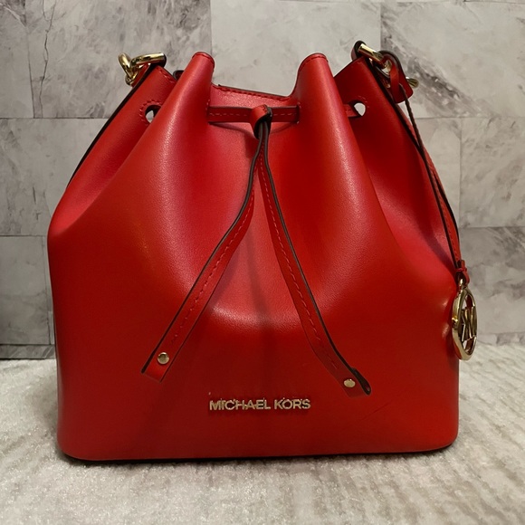 Michael Kors Bags Michael Kors Eden Bucket Bag Crossbody Poshmark